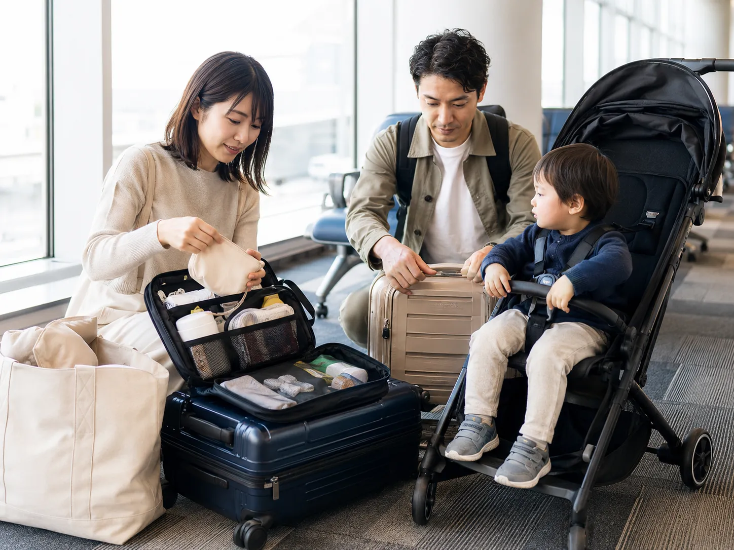 【2026年】飛行機 子連れの持ち物完全リスト｜0-6歳ベテランママの実用リスト
