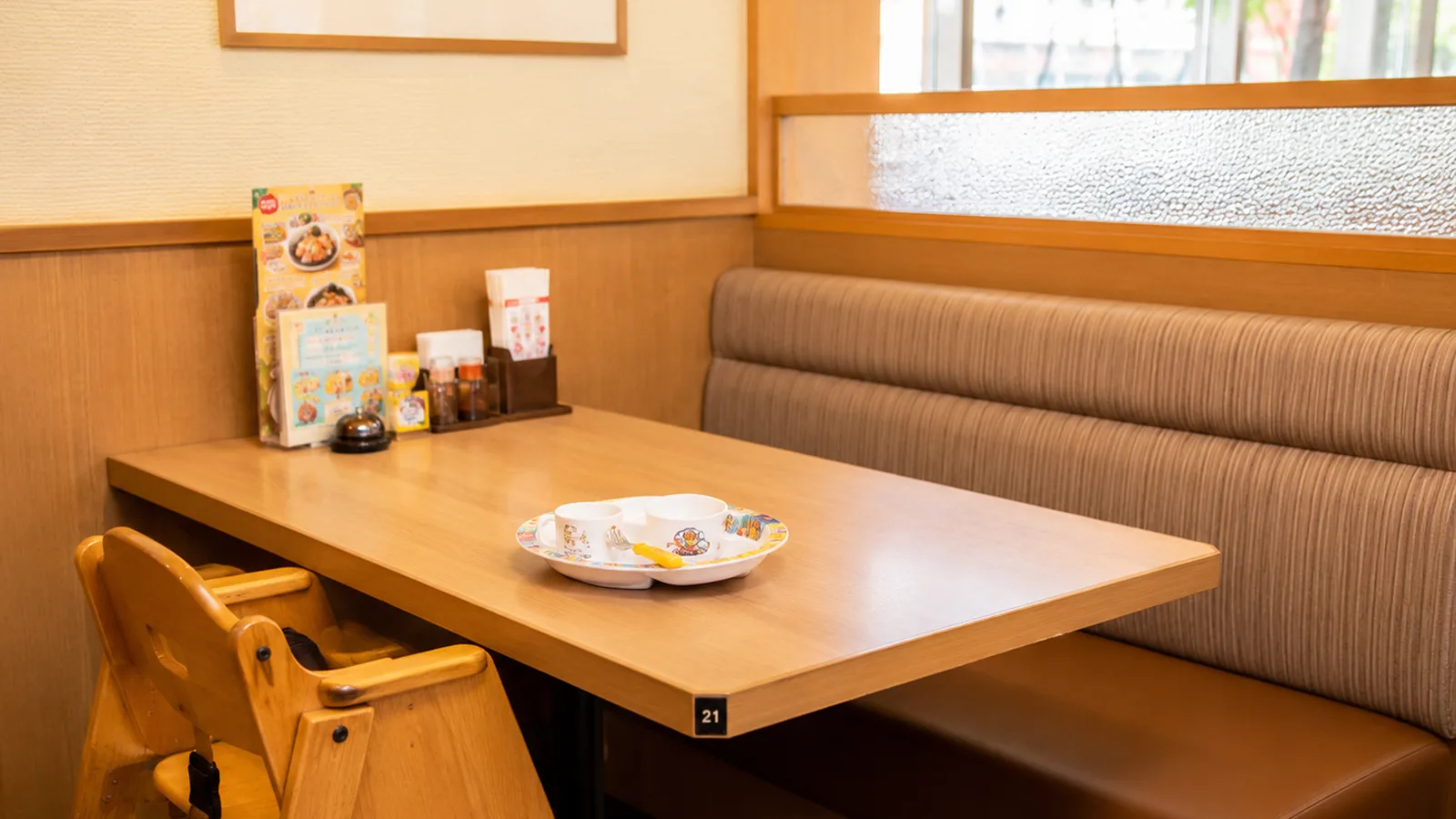 びっくりドンキーのキッズメニューは何歳から？公式の年齢制限はなし・3歳前後から完食しやすい｜ぶ〜ちゃんのおこさまランチ・お子様メニューの中身【2026】