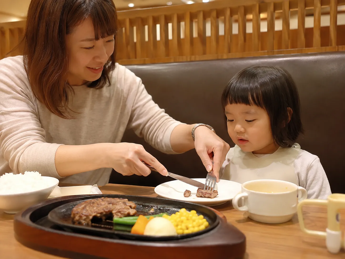 くら寿司のキッズメニュー徹底解説|ビッくらポンと食べられるサイド完全ガイド【2026】