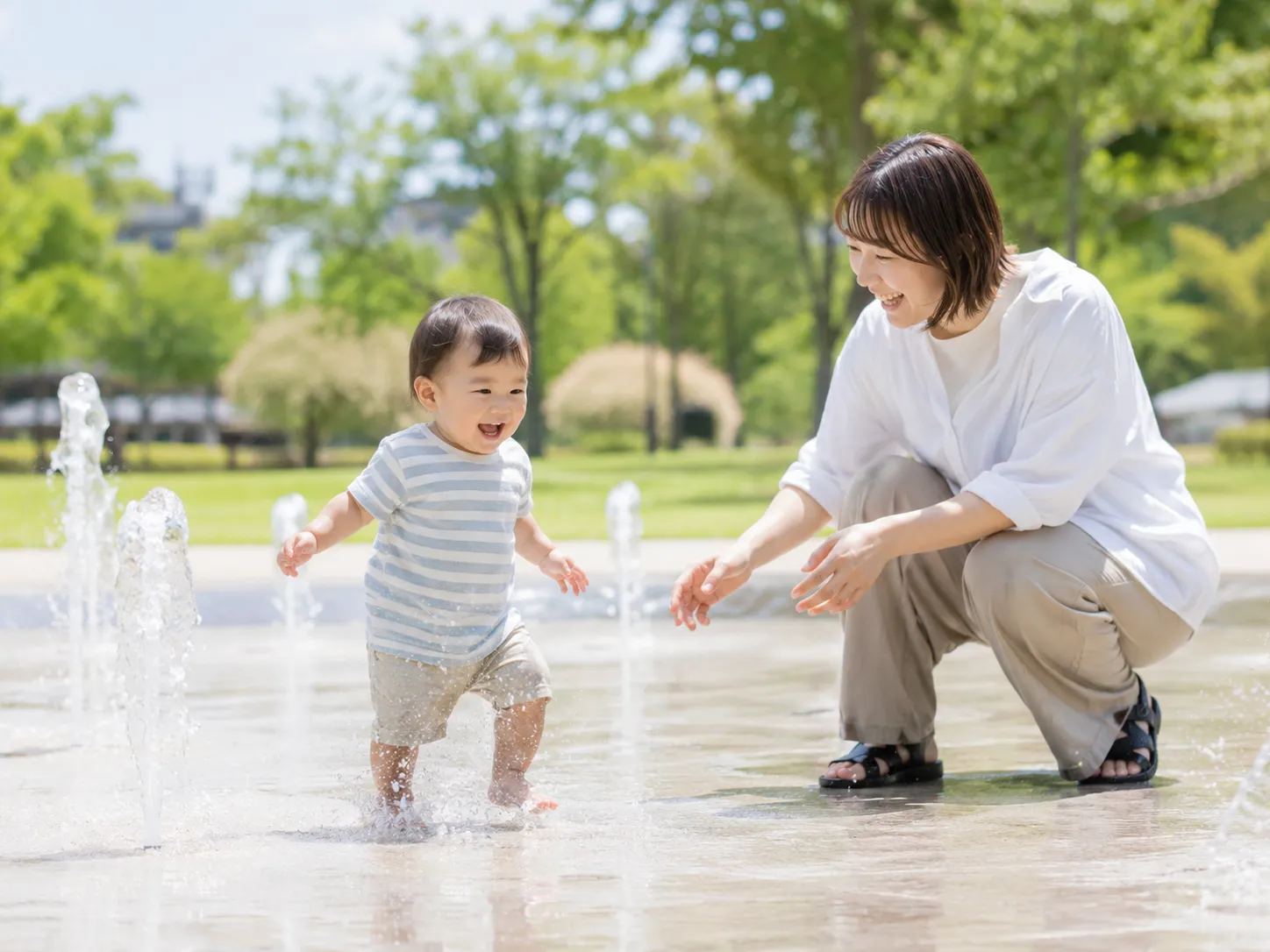 夏の0歳児 過ごし方|服装・食事・遊び・お出かけ完全ガイド【月齢別】