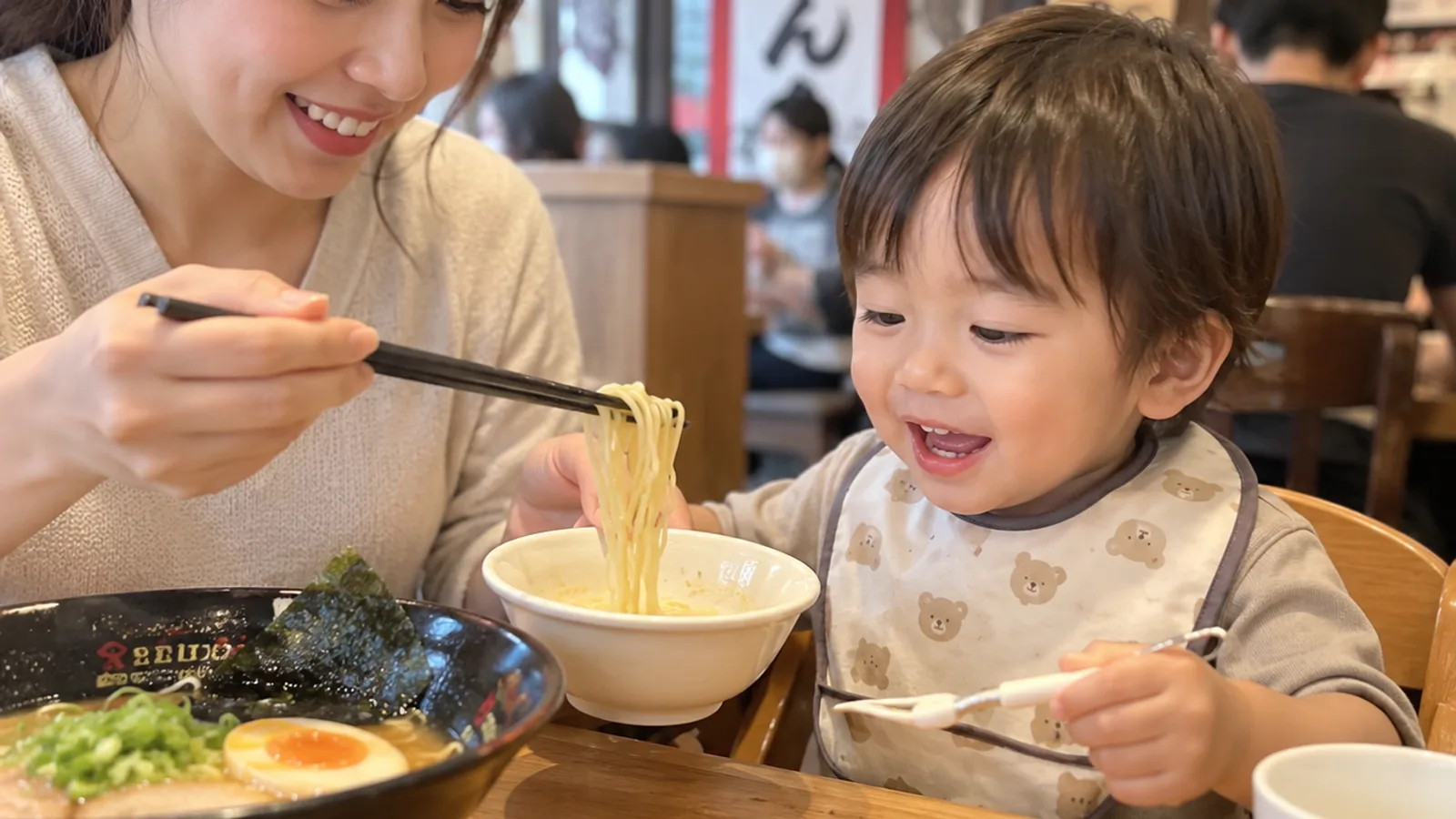 赤ちゃん・子供にラーメンはいつから？麺は1歳・スープは2歳以降【塩分対策・お店デビュー2026】