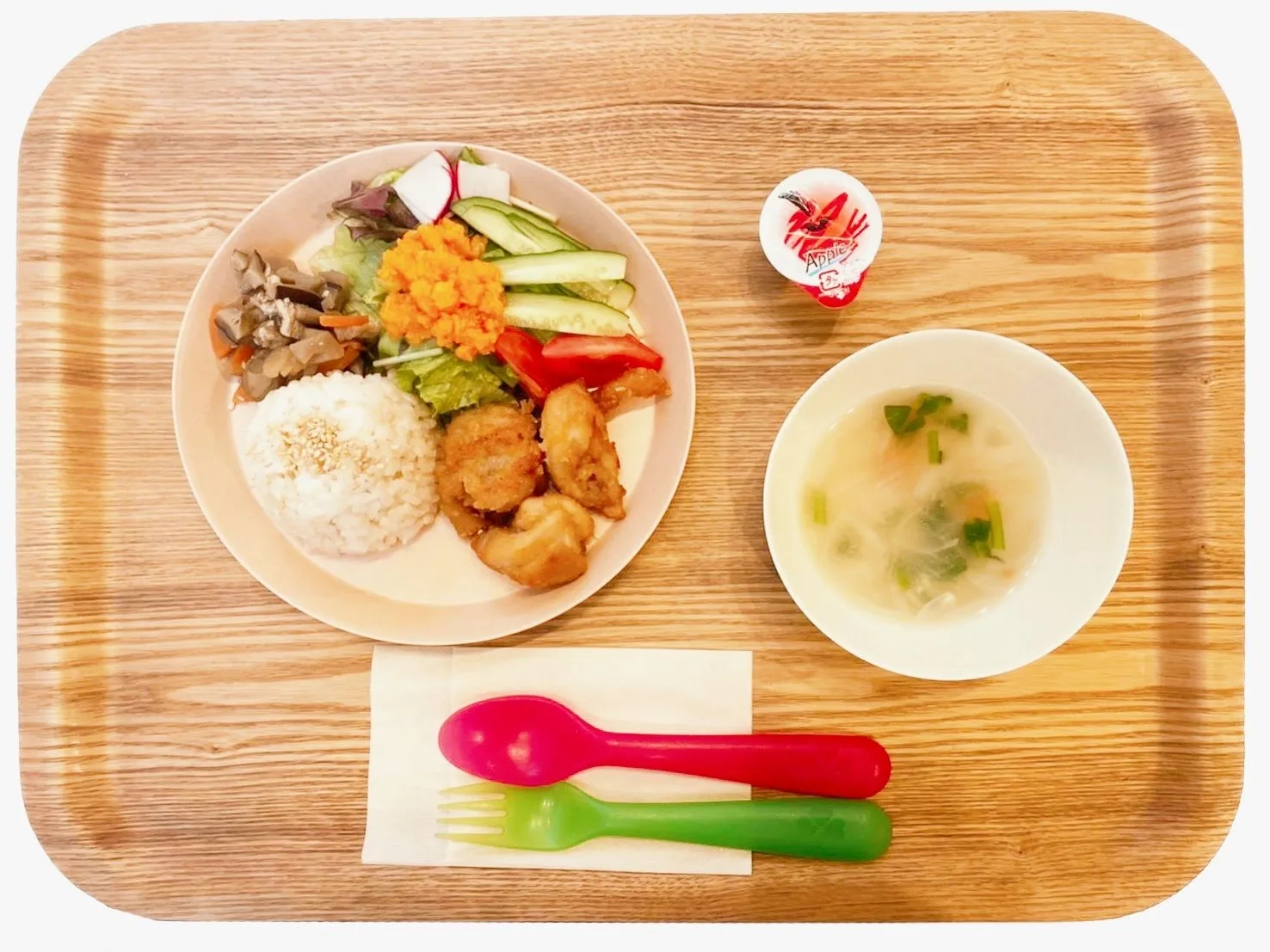 いろむすびcafeの様子
